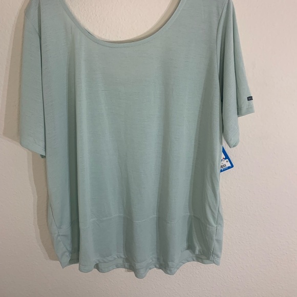 Columbia Tops - Size 2X NWT Columbia  women’s green Tee Shirt